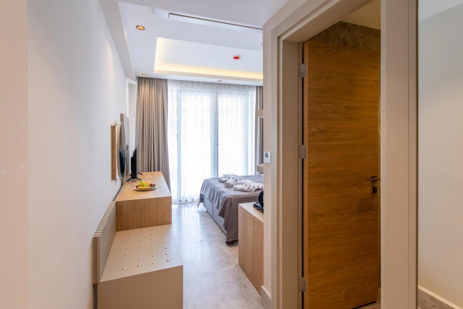 222 Hisaroenue Otel *